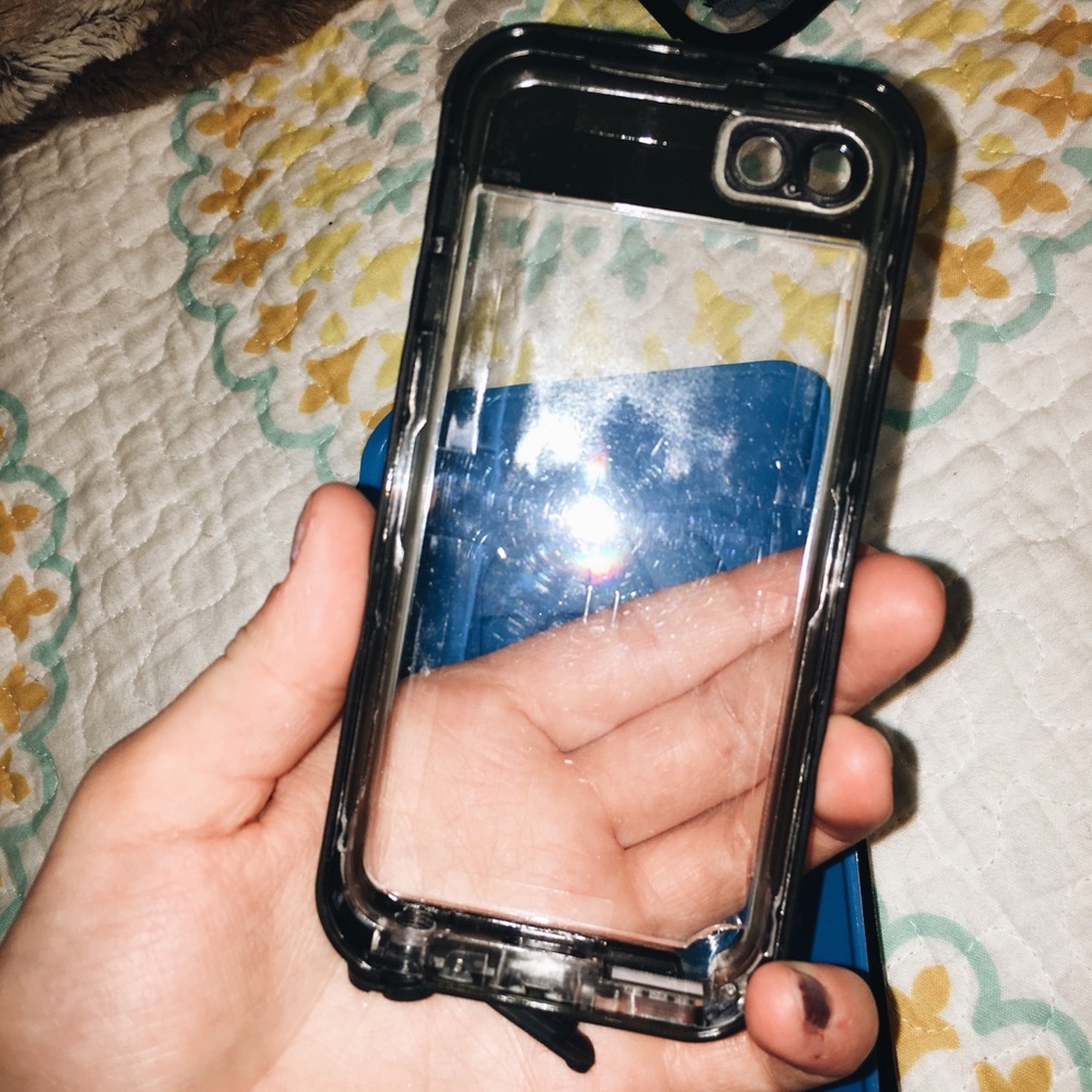 IPOD 5 Lifeproof Case
